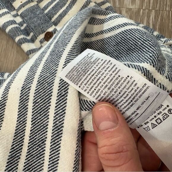 Old Navy Striped Cotton Regular Fit Over shirt sz L - Picture 6 of 10